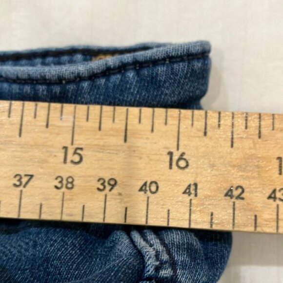 Zyker Ins Co   Designer Denim Shorts - Picture 9 of 16